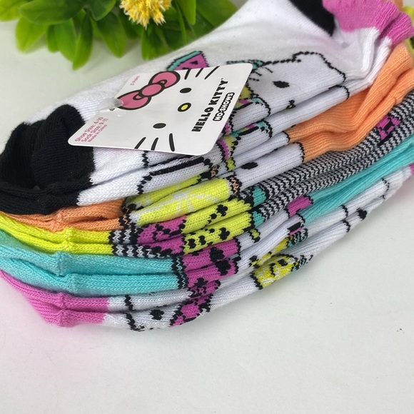 Hello Kitty no show socks set of 5,sweet fruit Hello Kitty designs NEW - Picture 5 of 16